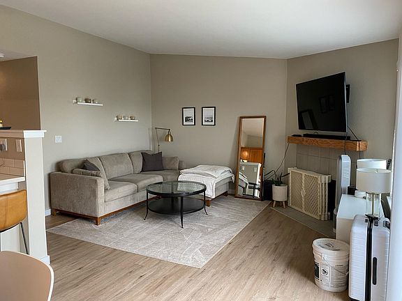 2nd image of 10132 NE 64th St APT 13