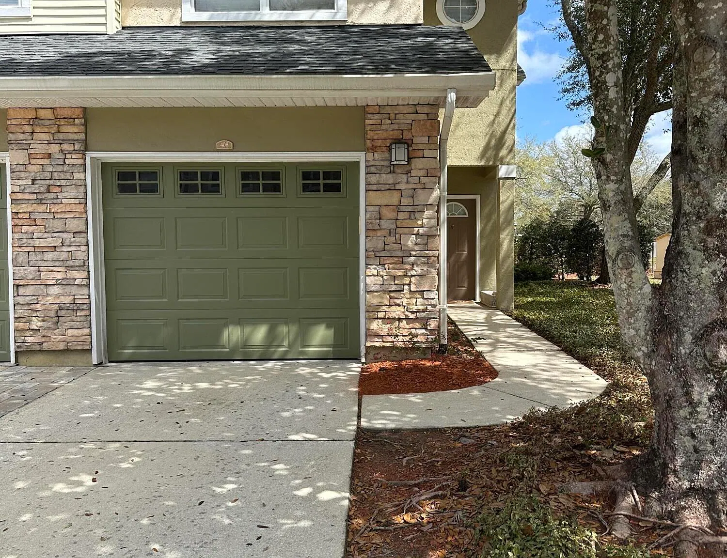 3 bed, 2.5 bath, 1760 sqft, $1,695 — Photo 3