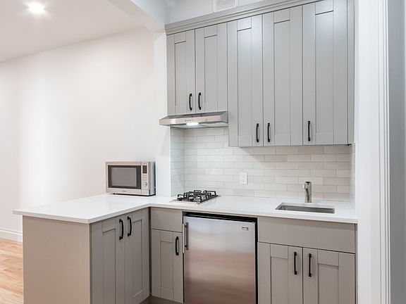 4th image of 235 E 54th St APT 2C