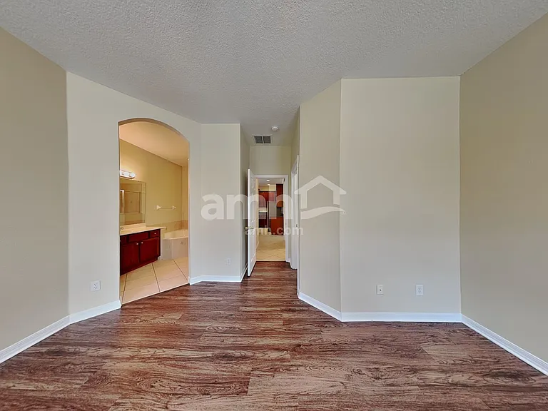 1619 Lakelet Loop — Photo 7