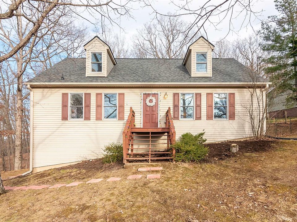 1st image of 130 Edgewood Dr