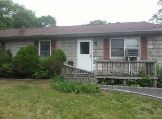 41 Carlton Ave, Mastic, NY 11950