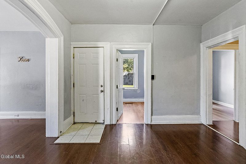 5th image of 55 Oakwood Avenue