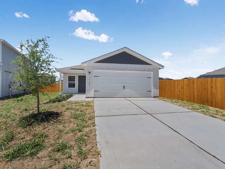 3940 Prairie Crk — Photo 2