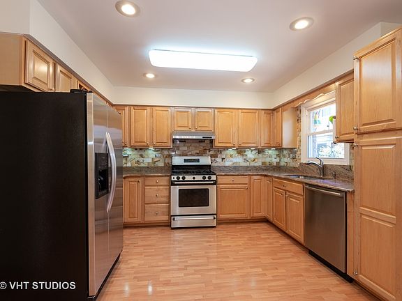 5th image of 2020 W Lunt Ave Unit B