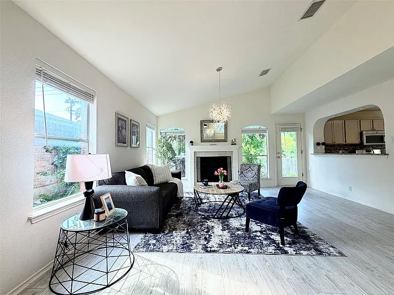 9802 Copper Creek Dr — Photo 8