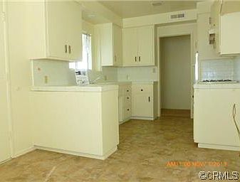 3rd image of 1141 Holly Ln