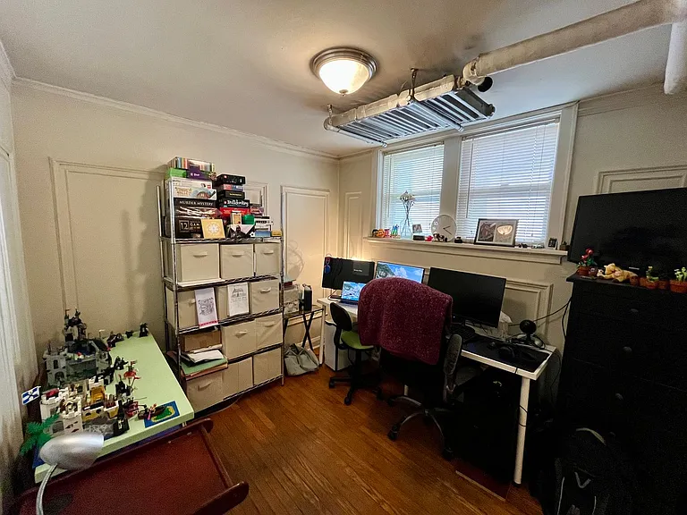 3825 N Oakland Ave — Photo 5