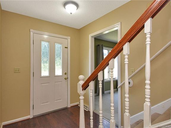 4th image of 49 Forest St