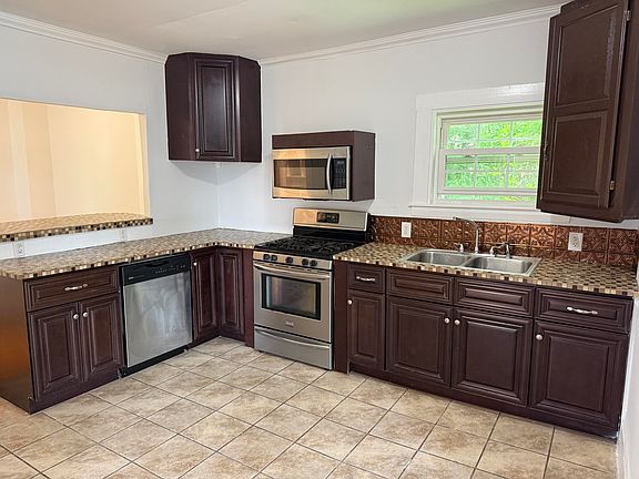 2nd image of 111 Kinderhook Street