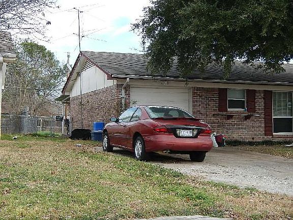 2nd image of 1408 E Park Dr