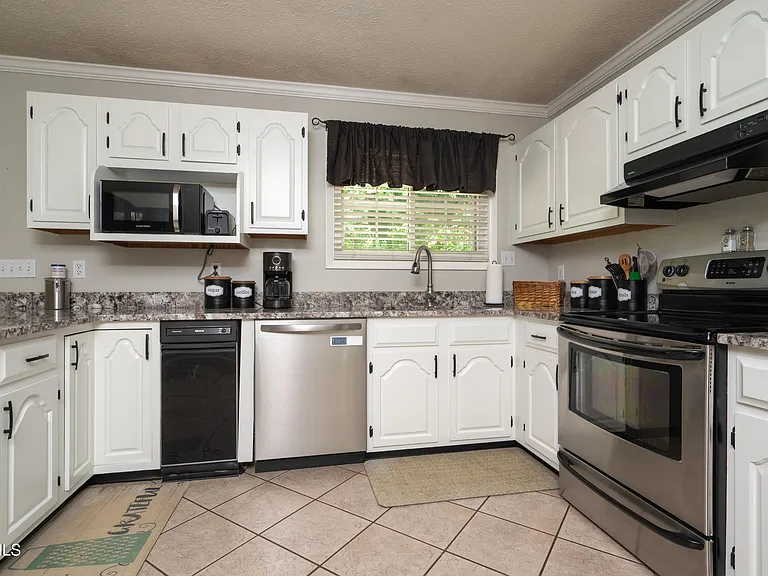 135 Riders Dr — Photo 21