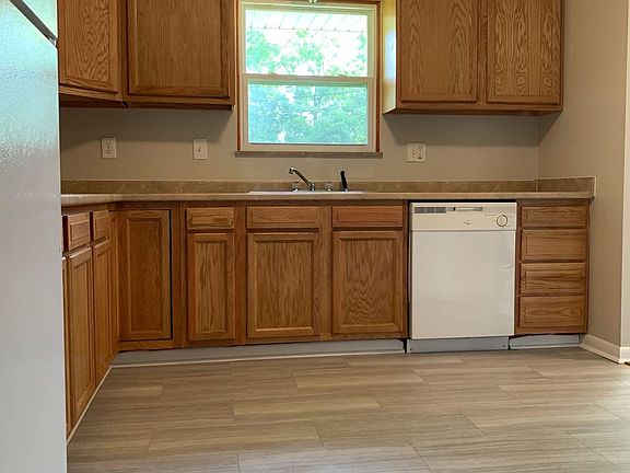 5th image of 1676 Paula Dr