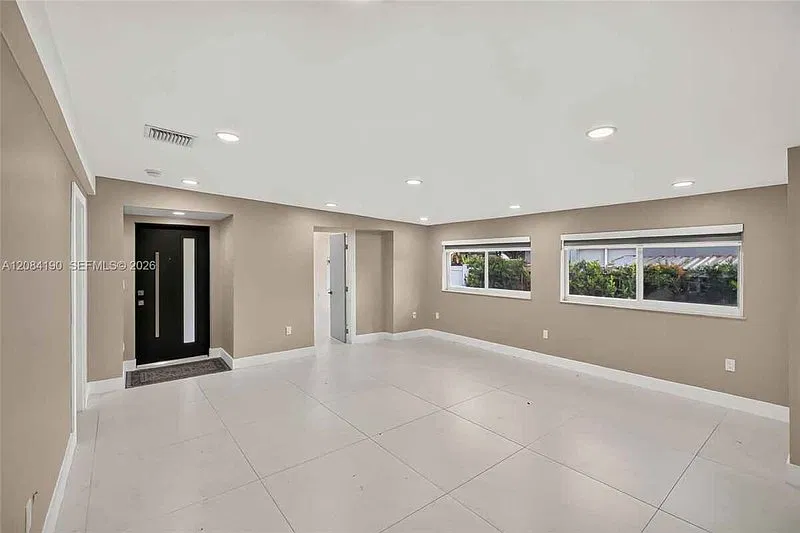533 Mokena Dr Miami Springs, Fl 33166 — Photo 2