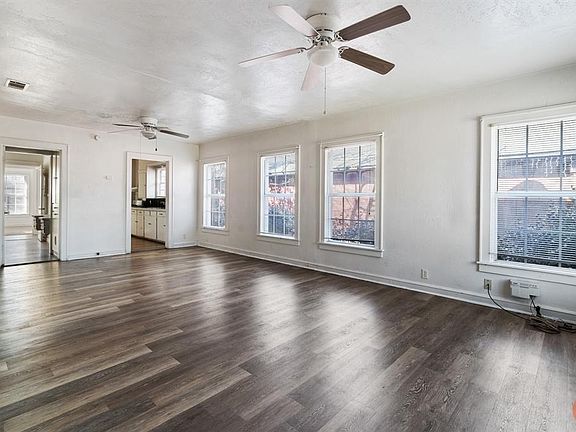 3rd image of 1305 Durham Ave