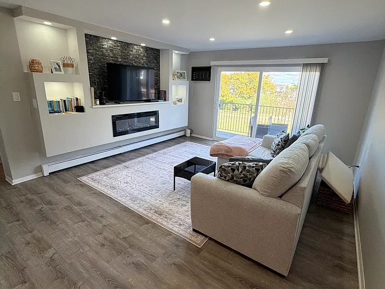 141 W 63rd St #G105 — Photo 6
