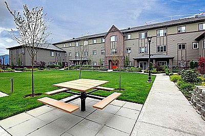 1st image of 1731 10th Ave NE Unit 111