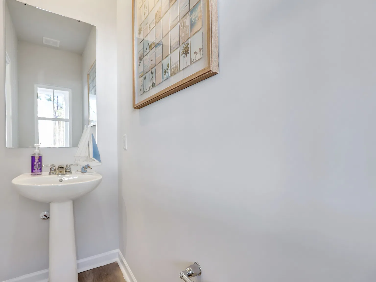 3 bed, 2.5 bath, 1687 sqft, $2,400 — Photo 2