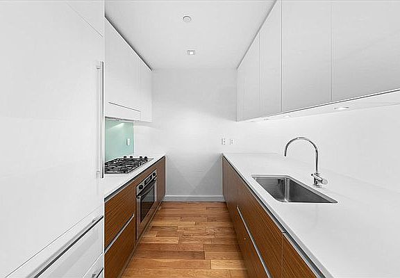 4th image of 555 W 59th St APT 17E