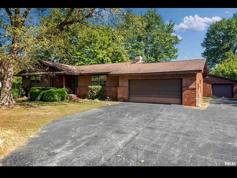103 Boswell Rd — Photo 2