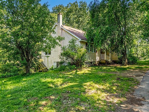 5th image of 800 Town Farm Rd