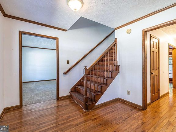 4th image of 1465 Pounds Rd SW