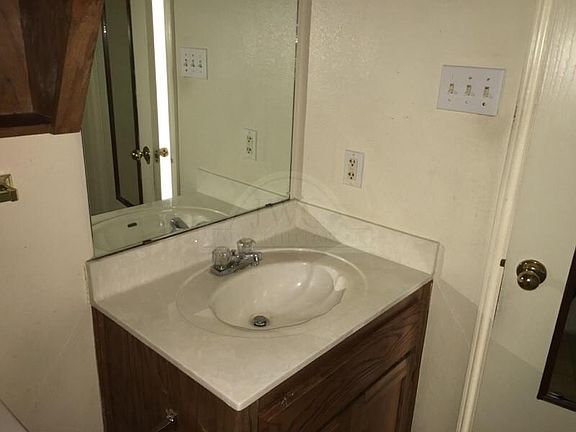 5th image of 2005 Windward Dr #A