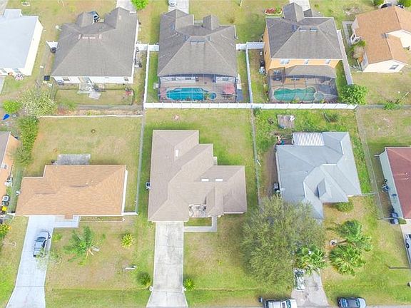 3rd image of 342 Edgewood Ct