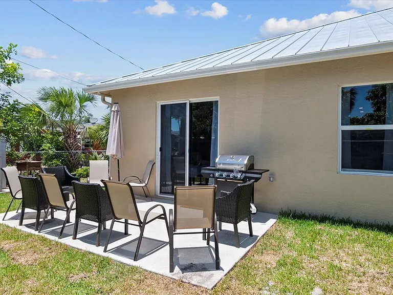 818 Foresteria Dr — Photo 25