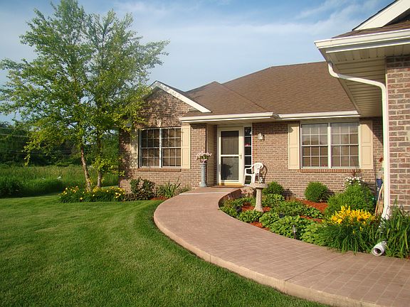 3rd image of 7485 Eden Close