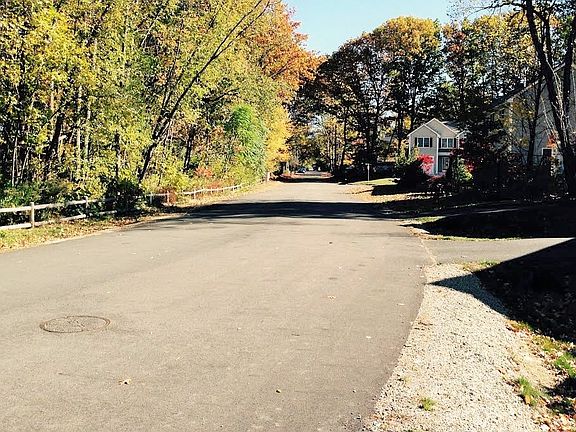 3rd image of 102 Riverdale Ave