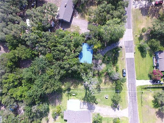 4th image of 807 Wooten St