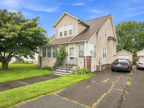 3rd image of 90 Bonneville Ave