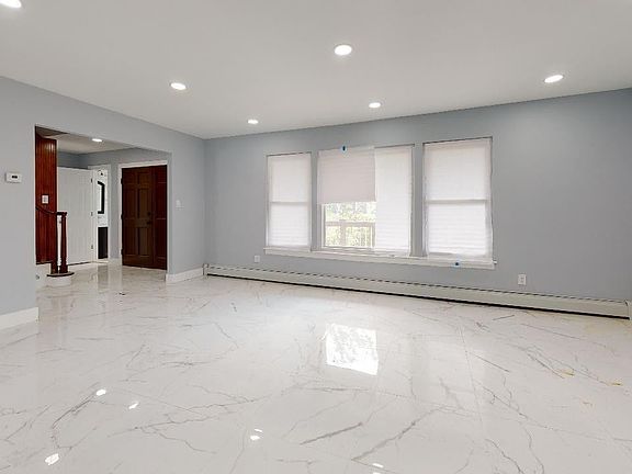 3rd image of 37 Thomas St
