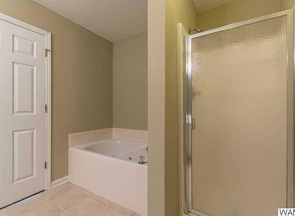 4th image of 4138 Heathersage Cir