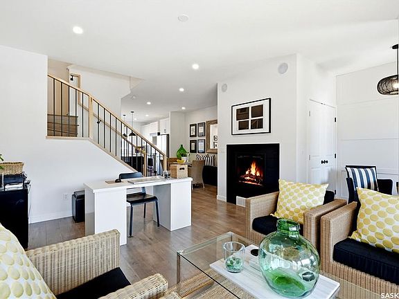 5th image of 1039 4th STREET E