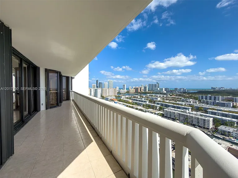 2000 Island Blvd #2503 — Photo 41