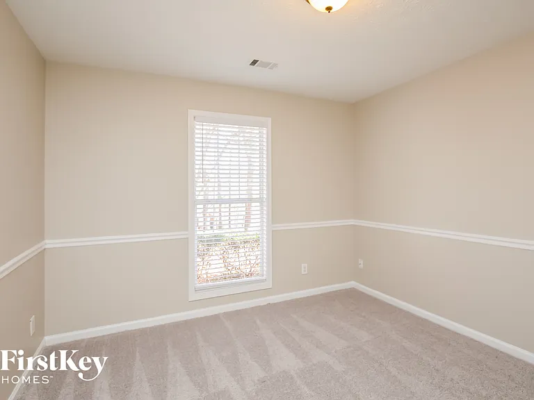 1510 Smoke Hill Dr — Photo 13