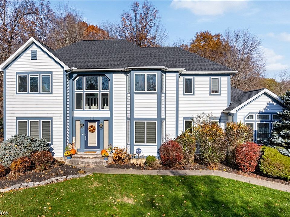 1st image of 23 Great Oak Dr