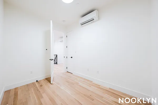 Rented by Nooklyn NYC LLC | media 7