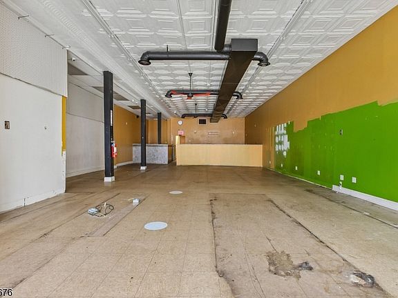 5th image of 410 E Main St