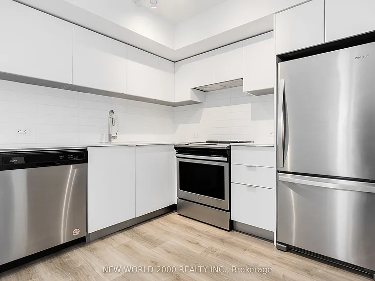 101 Roehampton Ave #2002 — Photo 3