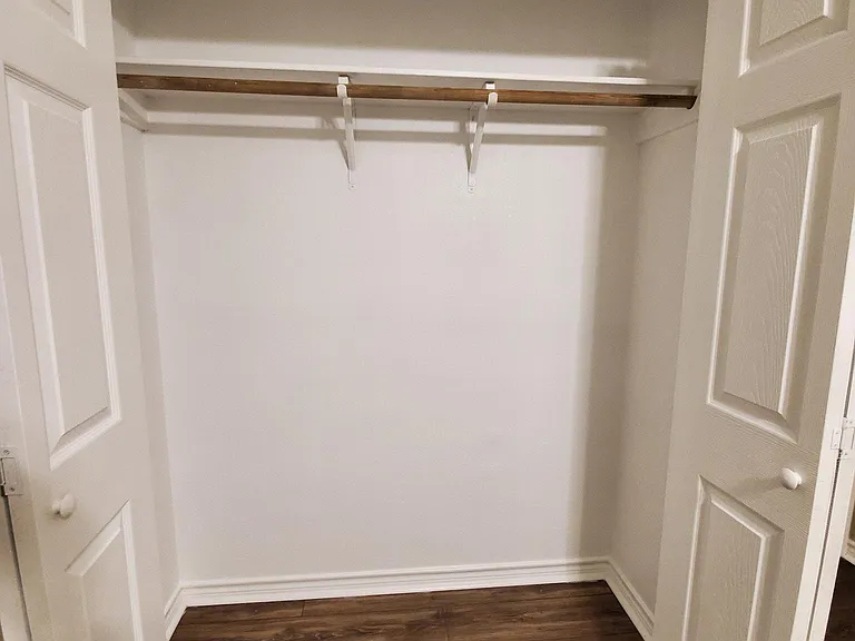 1601 S Dexter Dr — Photo 10
