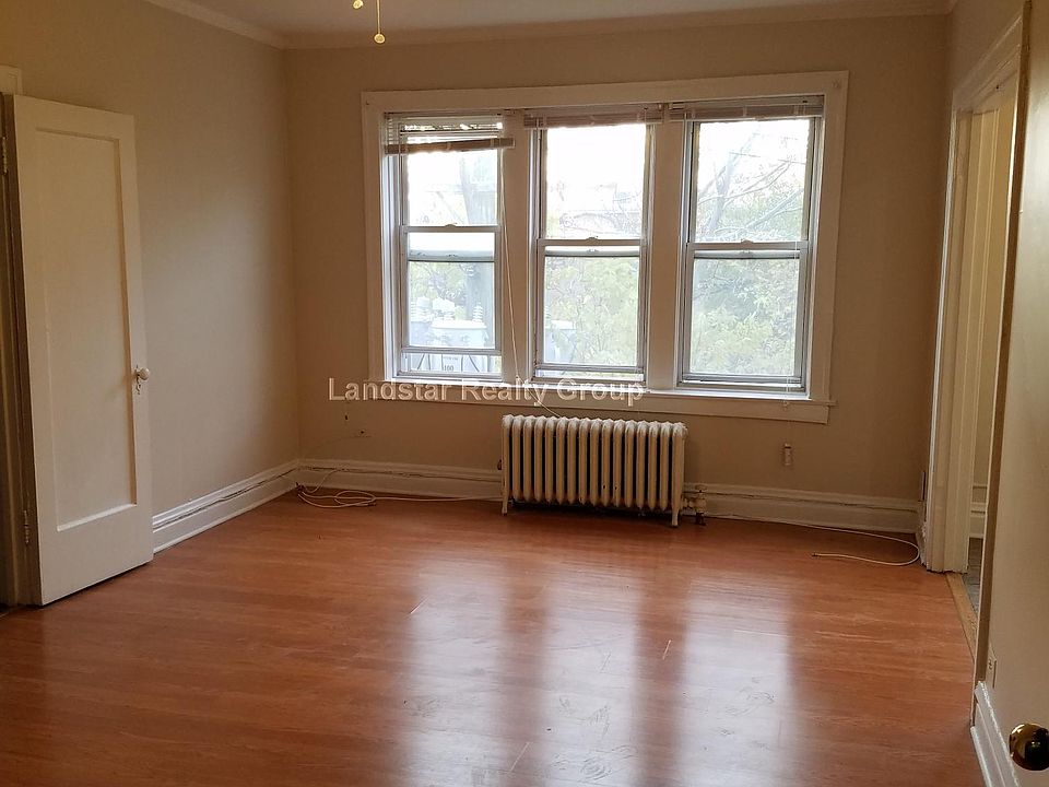 1st image of 1333 W Birchwood Ave #405