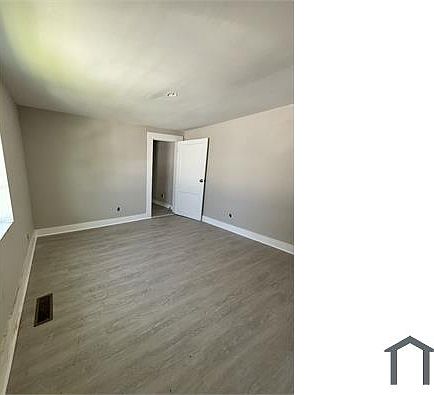 1st image of 2000 10th Pl