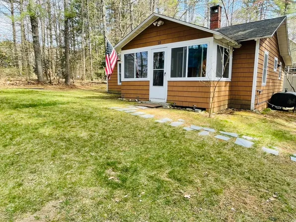 10 Jones Rd, Raymond, ME 04071
