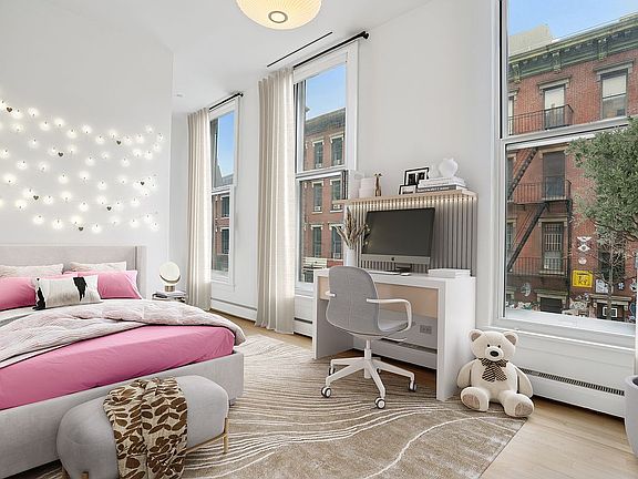 4th image of 2 Bleecker St