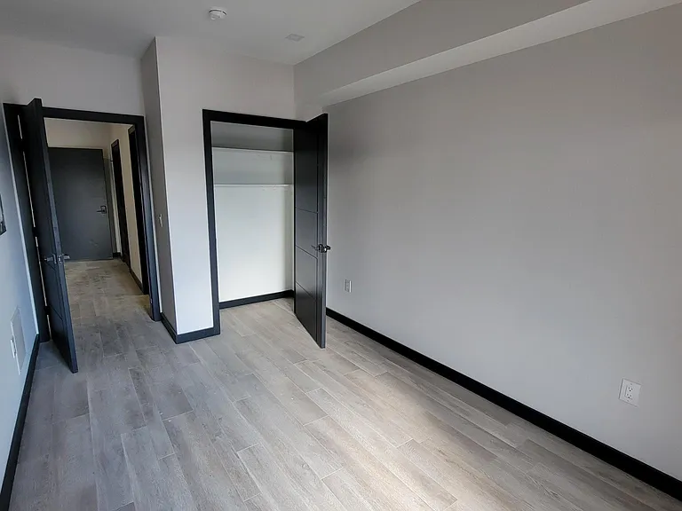 Dreer St Flats — Photo 31