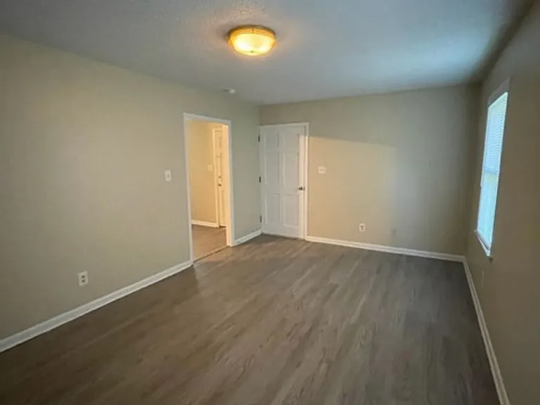 Apt-East-J-Street-310 — Photo 2