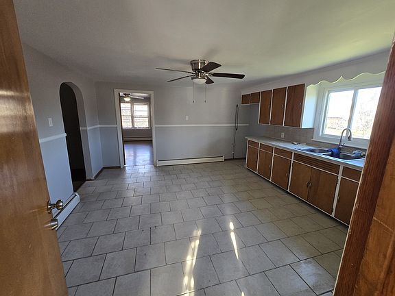 3rd image of 2725 Niagara St #2